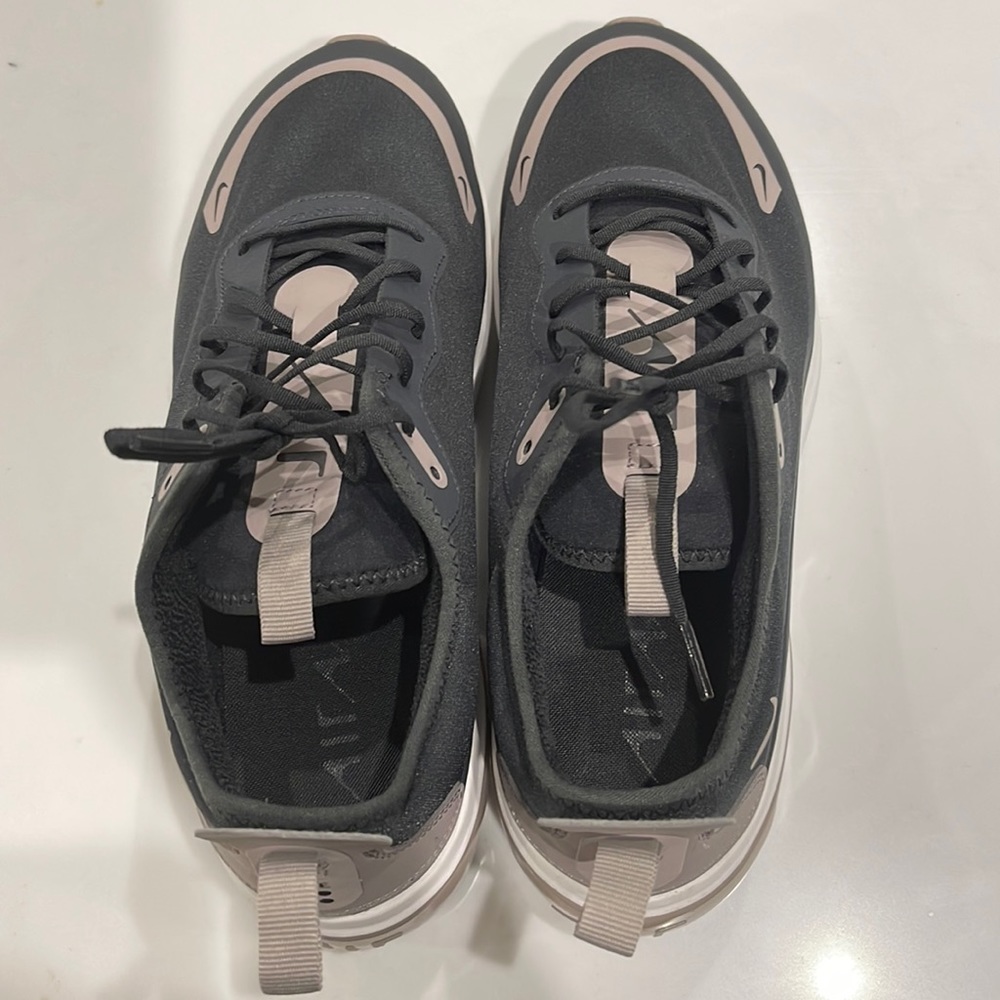 Nike Air Max Dia 9.5